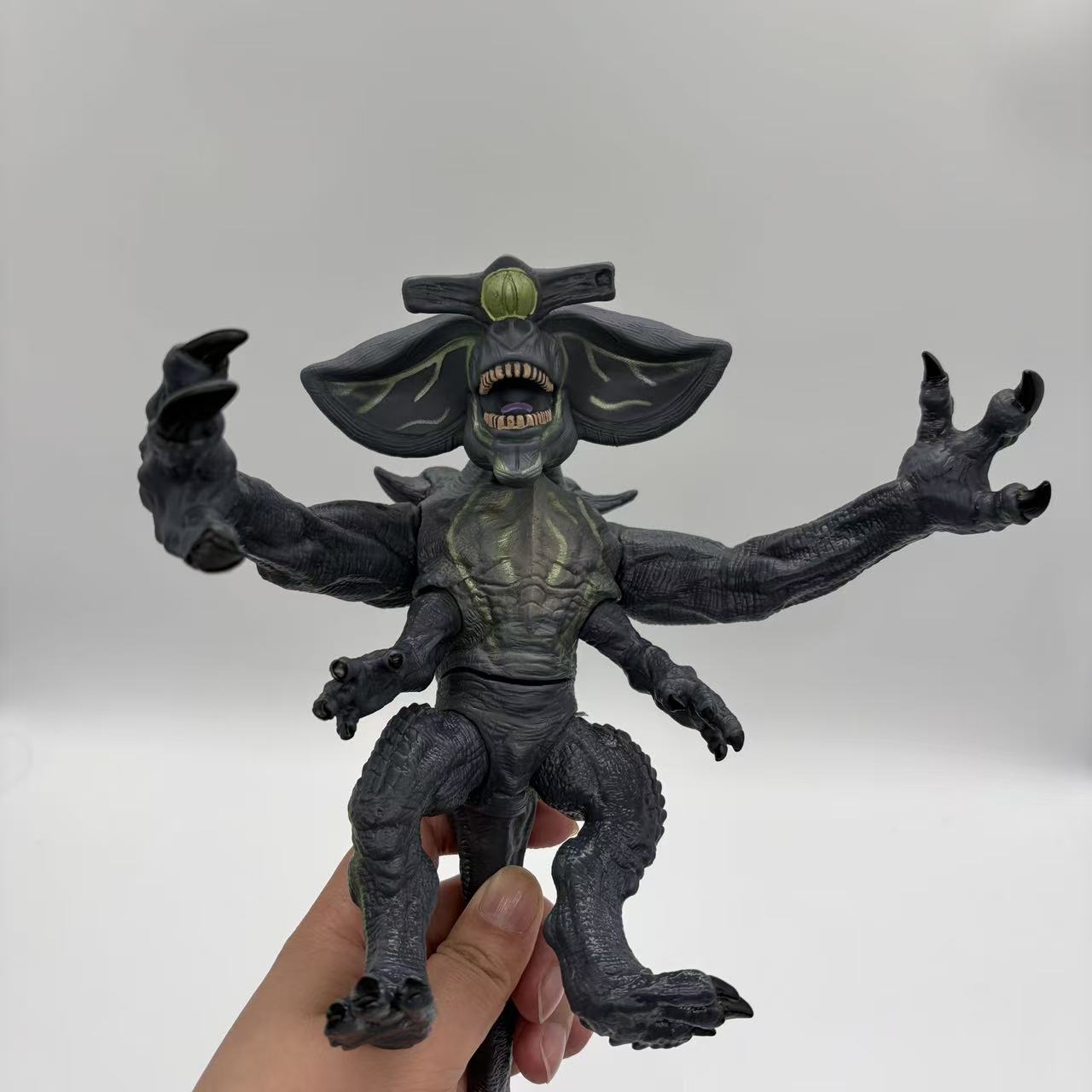 Scunner Trespasser Axe-Head Ha - огляд і ціна Model Kit Pacific Rim
