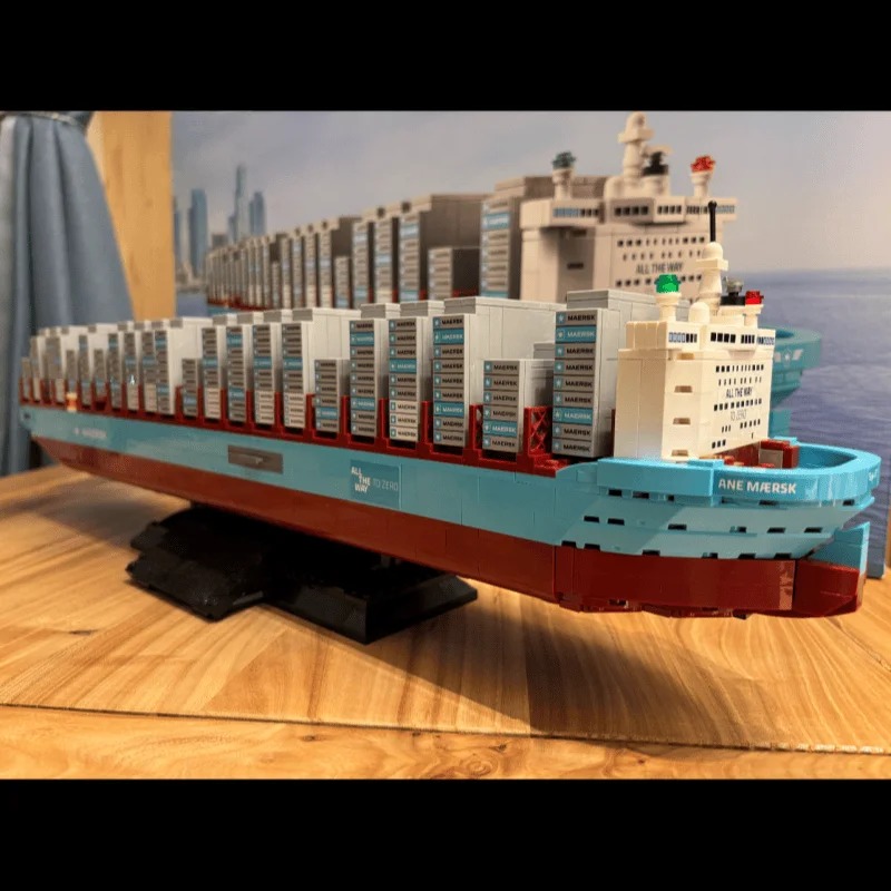 New 2026 Dual-Fuel Container V - огляд і ціна Model Kit Ikaruga