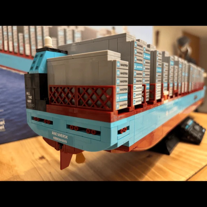 New 2026 Dual-Fuel Container V - огляд і ціна Model Kit Ikaruga